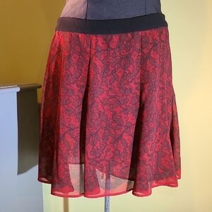 Elegant Michael Kors Red Lace Pattern Mini Skirt Size 10